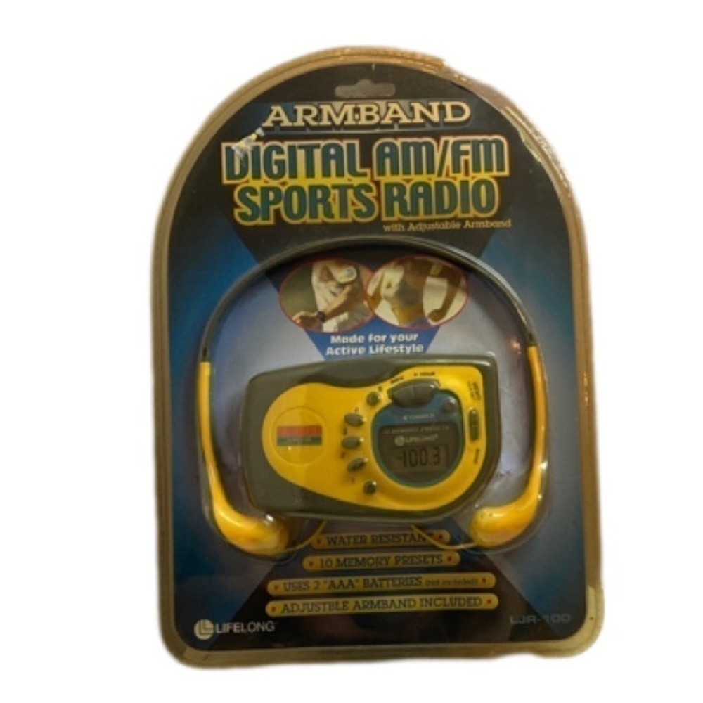 Vintage Lifelong Armband Digital AM/FM Sports Radio In Original Packaging